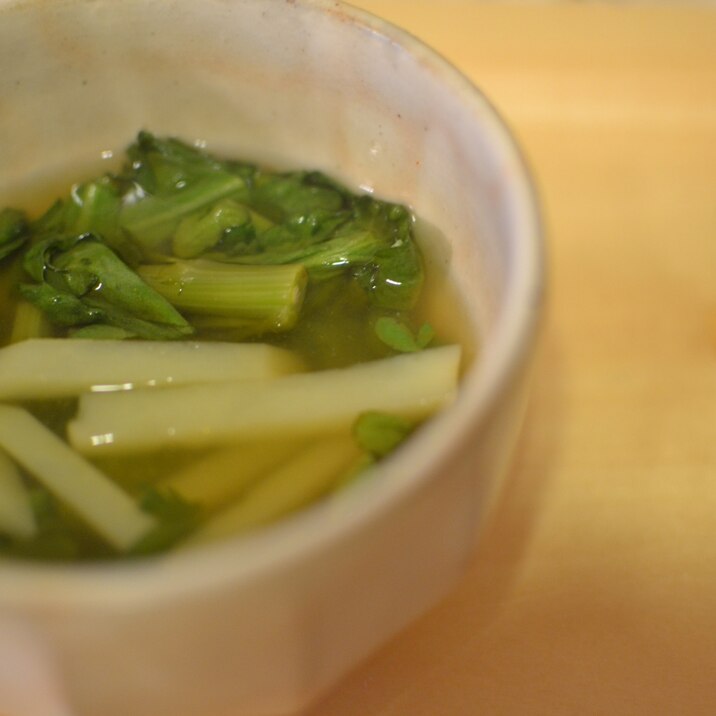 キムチ鍋の素でつくるまろやか野菜スープ